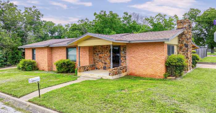 photo 2: 200 N 8th Street, Jacksboro TX 76458