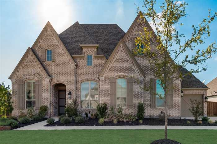 photo 2: 2814 Deerwood Court, Sherman TX 75092