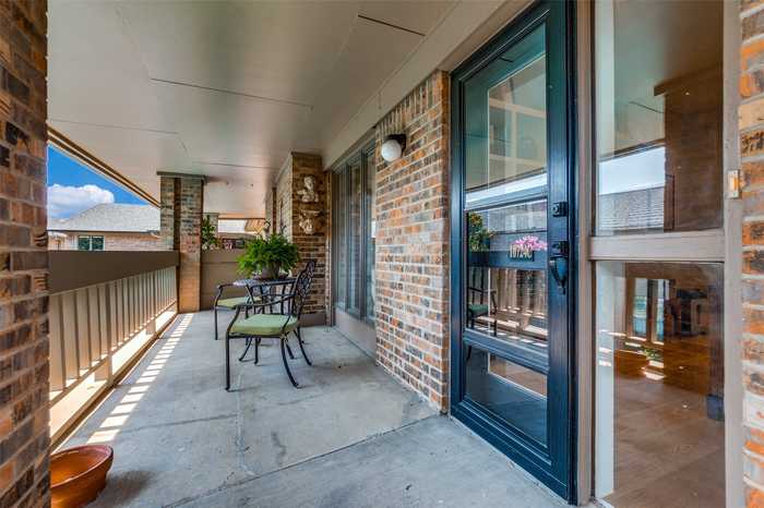 photo 2: 10724 Park Village Place, Dallas TX 75230