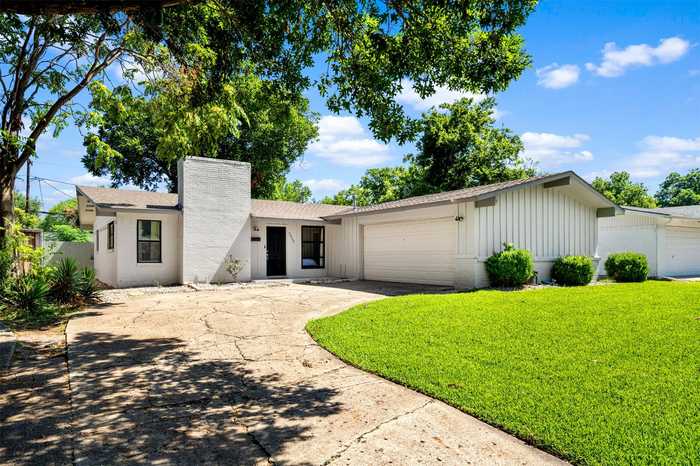 photo 1: 2925 Wildflower Drive, Dallas TX 75229