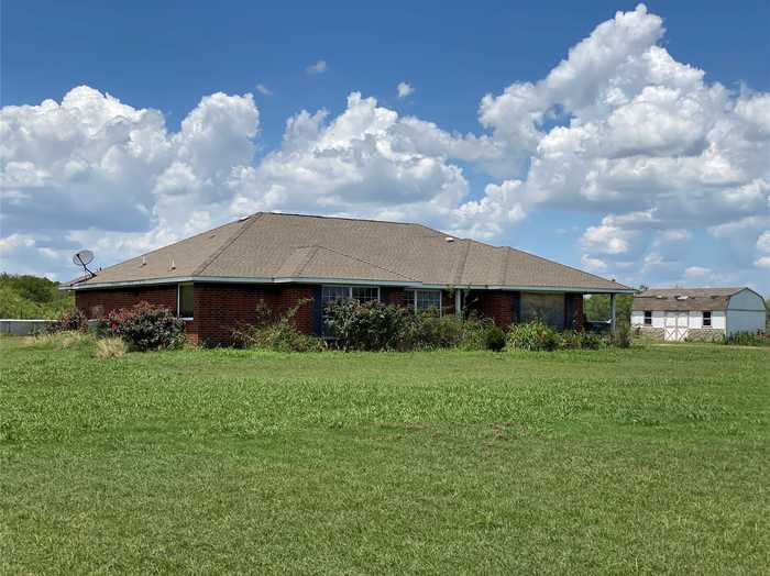 photo 1: 520 Mccrady Road, Ennis TX 75119