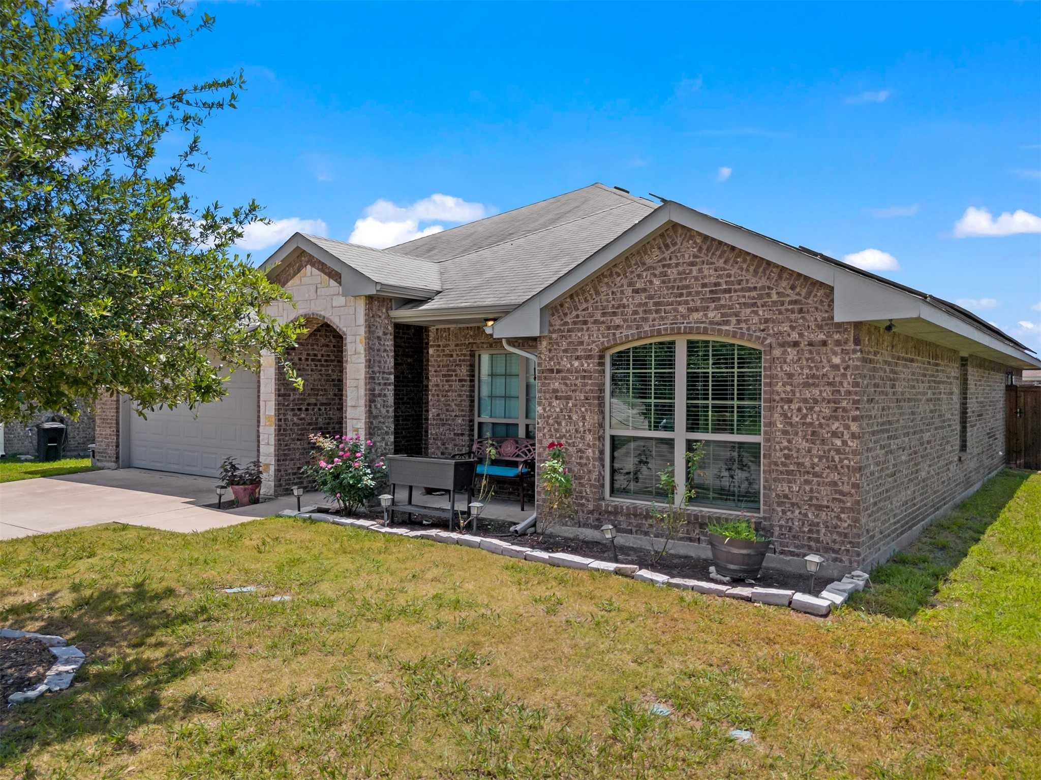 photo 2: 1820 Ridgecrest Drive, Terrell TX 75160