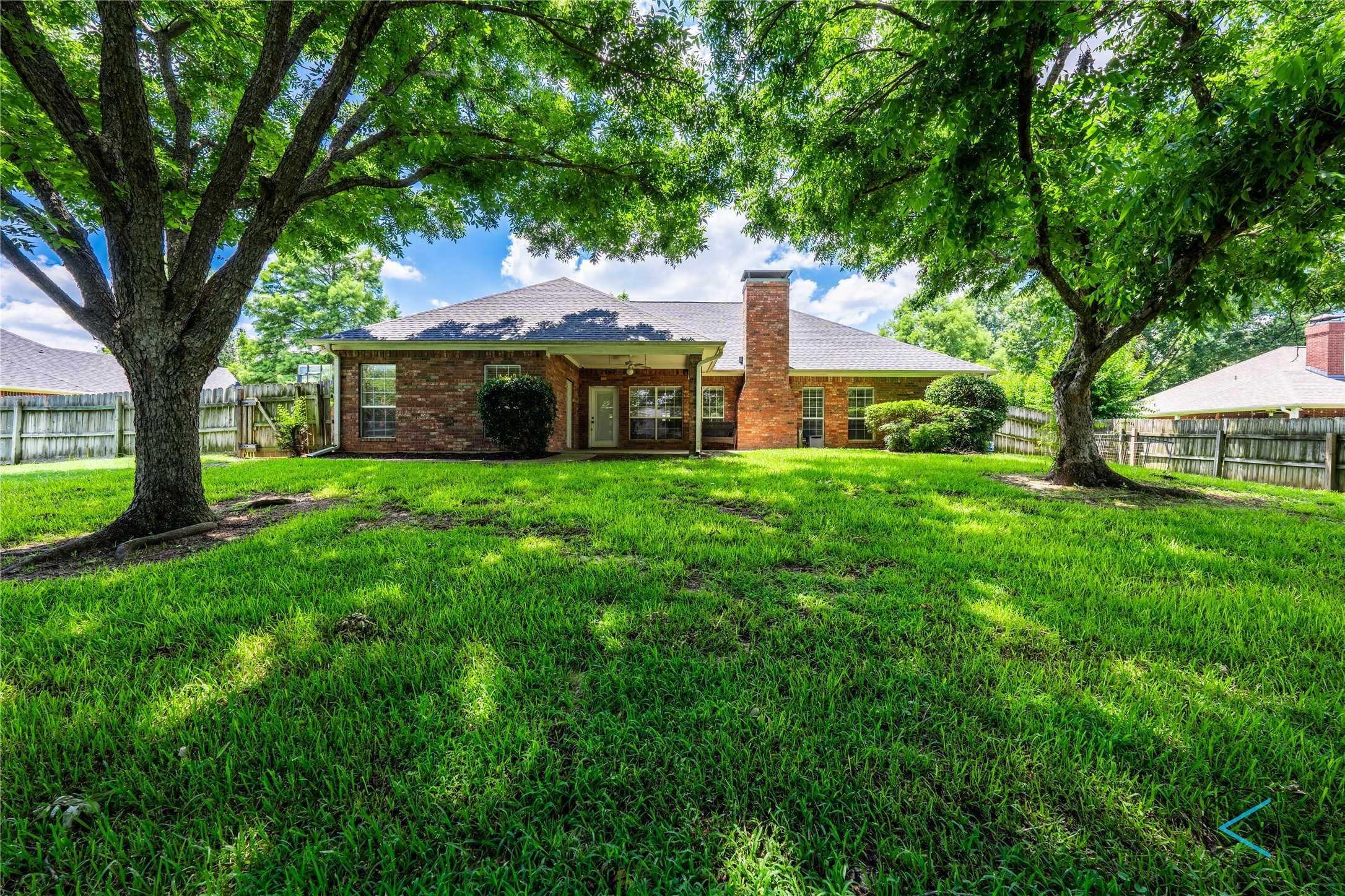 photo 3: 916 Van Winkle Circle, Athens TX 75751