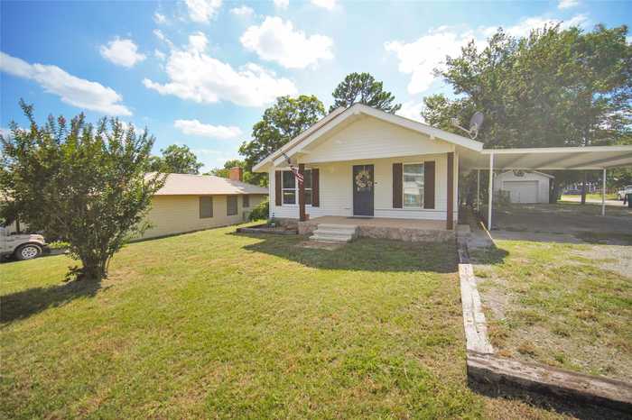 photo 1: 202 S 7th Street, Jacksboro TX 76458