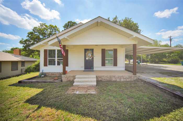 photo 2: 202 S 7th Street, Jacksboro TX 76458