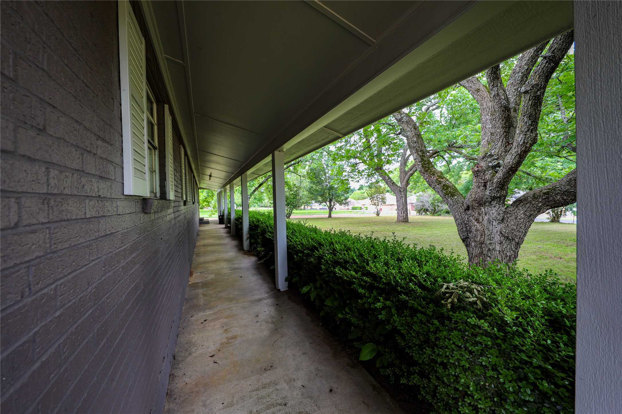 photo 3: 500 Mansfield Road, Reno TX 75462