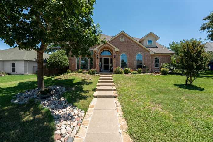 photo 1: 906 Lakeway Drive, Ennis TX 75119