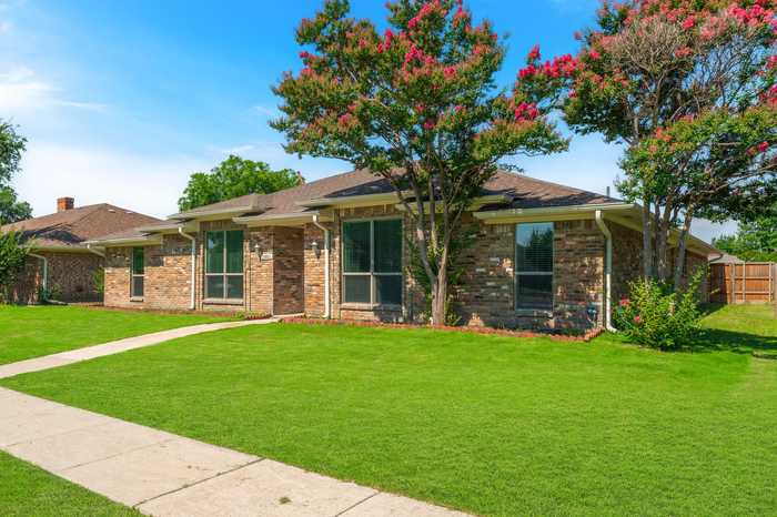 photo 2: 2301 Club Meadow Drive, Garland TX 75043