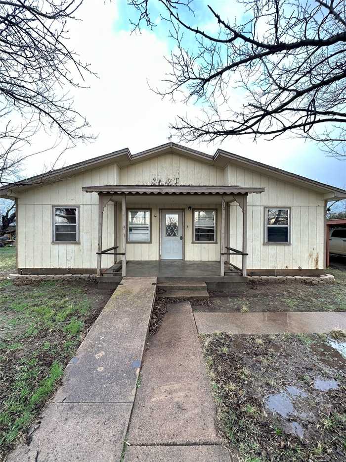 photo 1: 310 N Berry Street, Throckmorton TX 76483