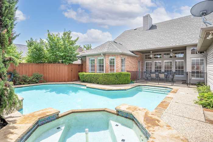 photo 2: 4211 Creekmeadow Drive, Dallas TX 75287