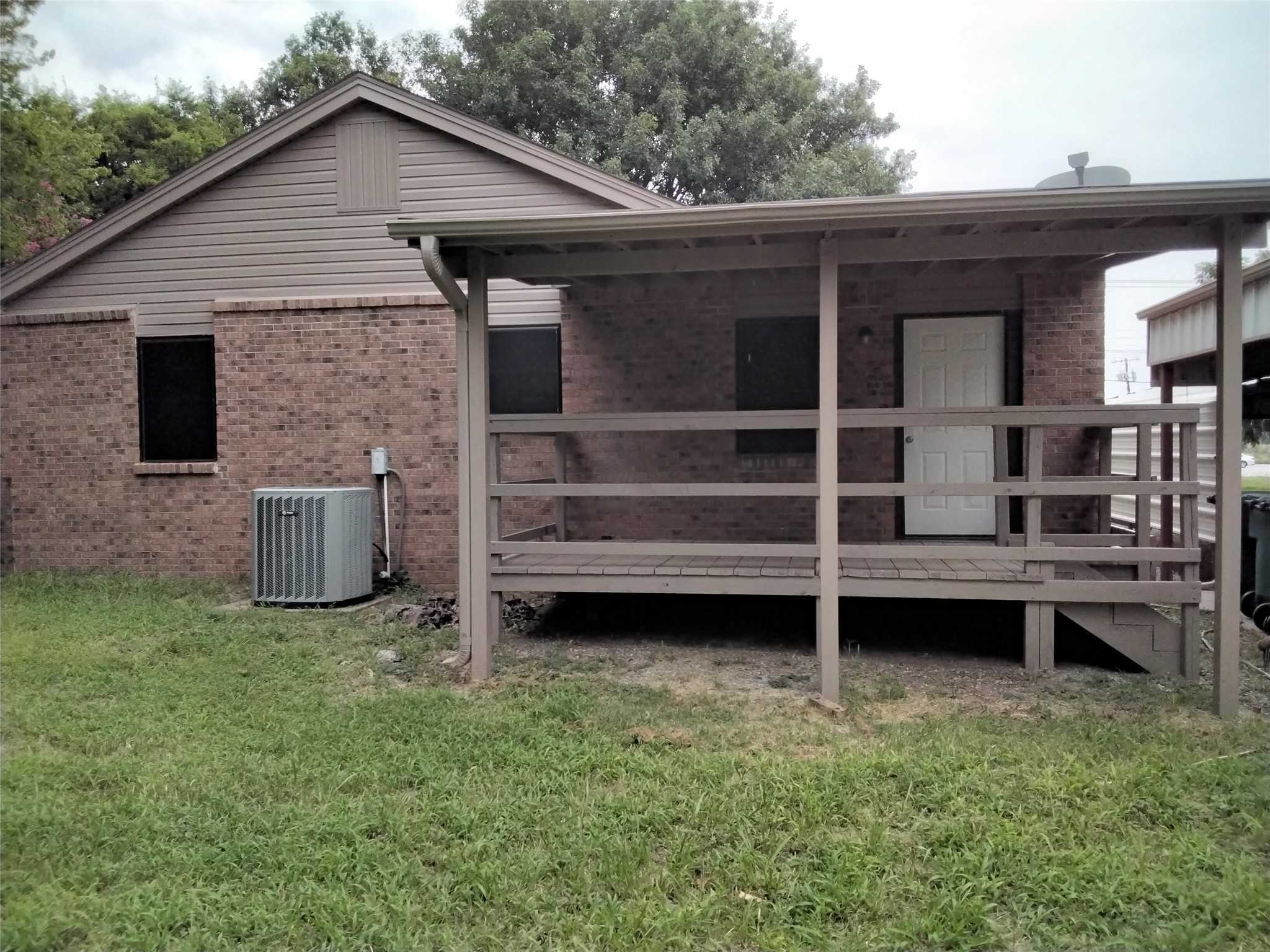 photo 2: 208 W McLain Drive, Sherman TX 75092