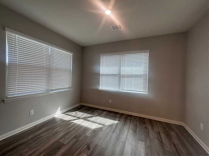 photo 2: 309 Bearman Drive, Fort Worth TX 76120