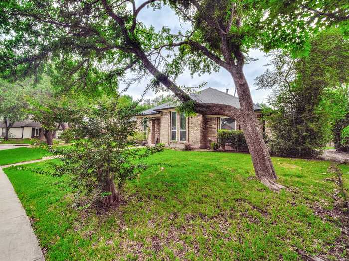 photo 2: 7315 Debbe Drive, Dallas TX 75252