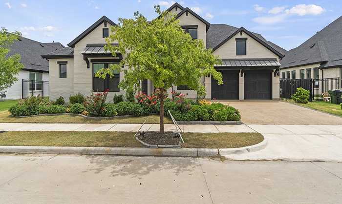 photo 2: 1308 Isle Cove Drive, Arlington TX 76005