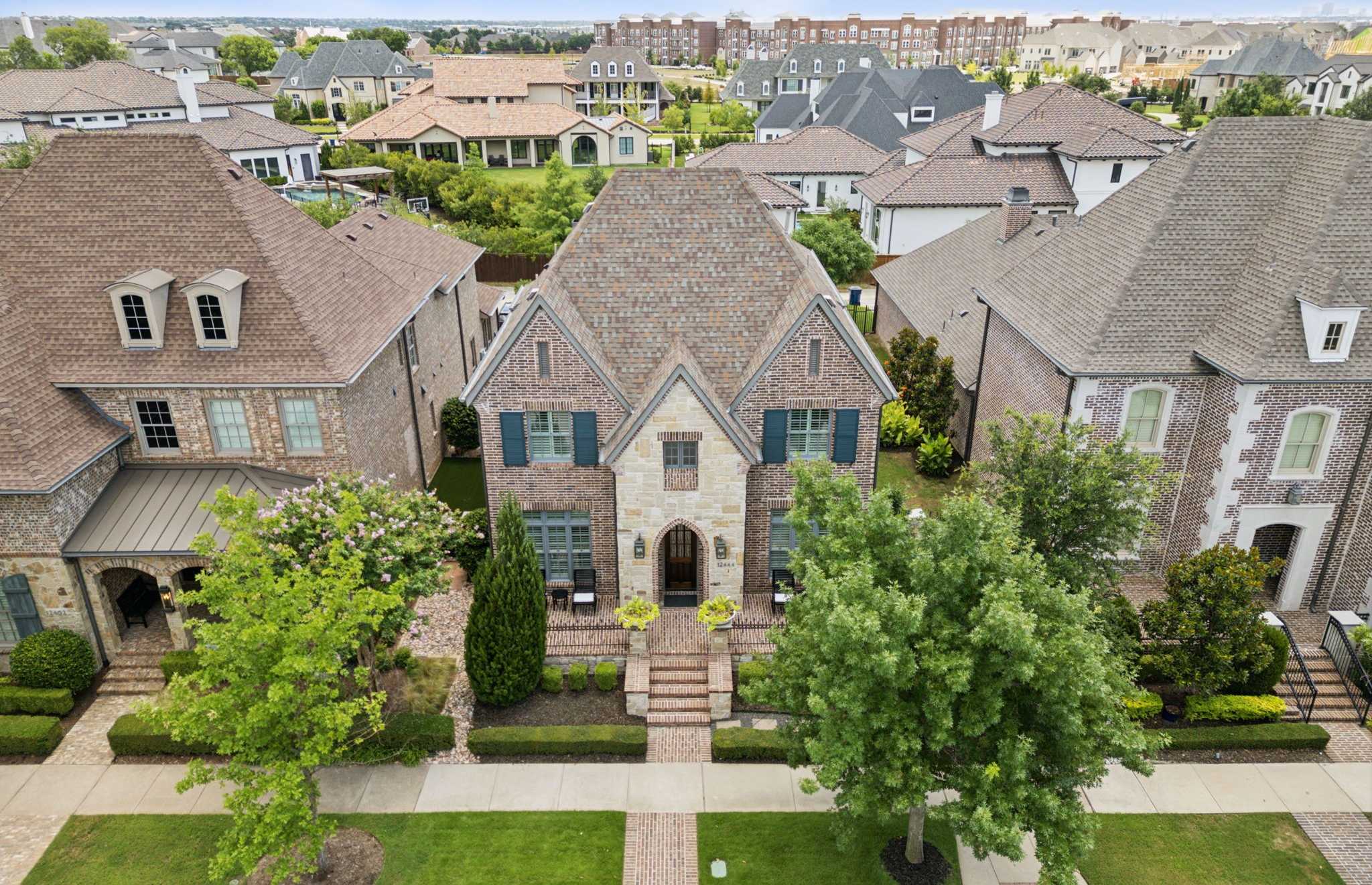 photo 3: 12444 Riverhill Road, Frisco TX 75033