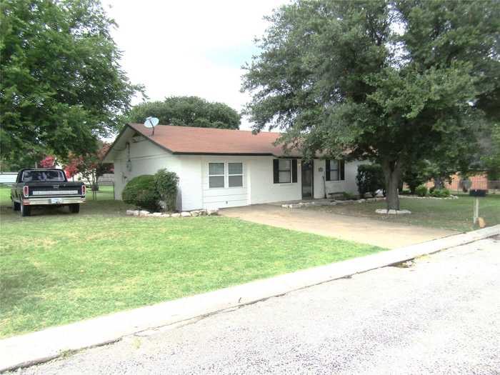 photo 1: 117 Bunker Hill Street, Comanche TX 76442