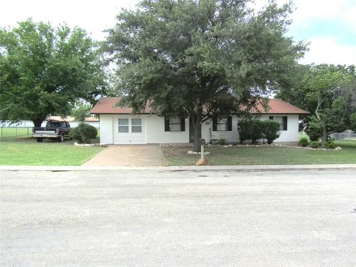 photo 2: 117 Bunker Hill Street, Comanche TX 76442