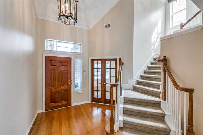 photo 2: 7943 Glade Hill Court, Dallas TX 75218