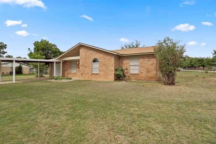 photo 1: 207 Summitt Street, Ranger TX 76470