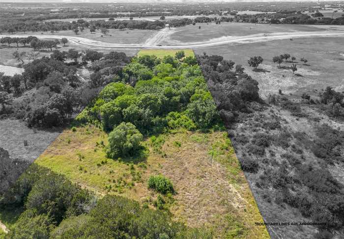 photo 2: 2025 Lindale Lane, Granbury TX 76049