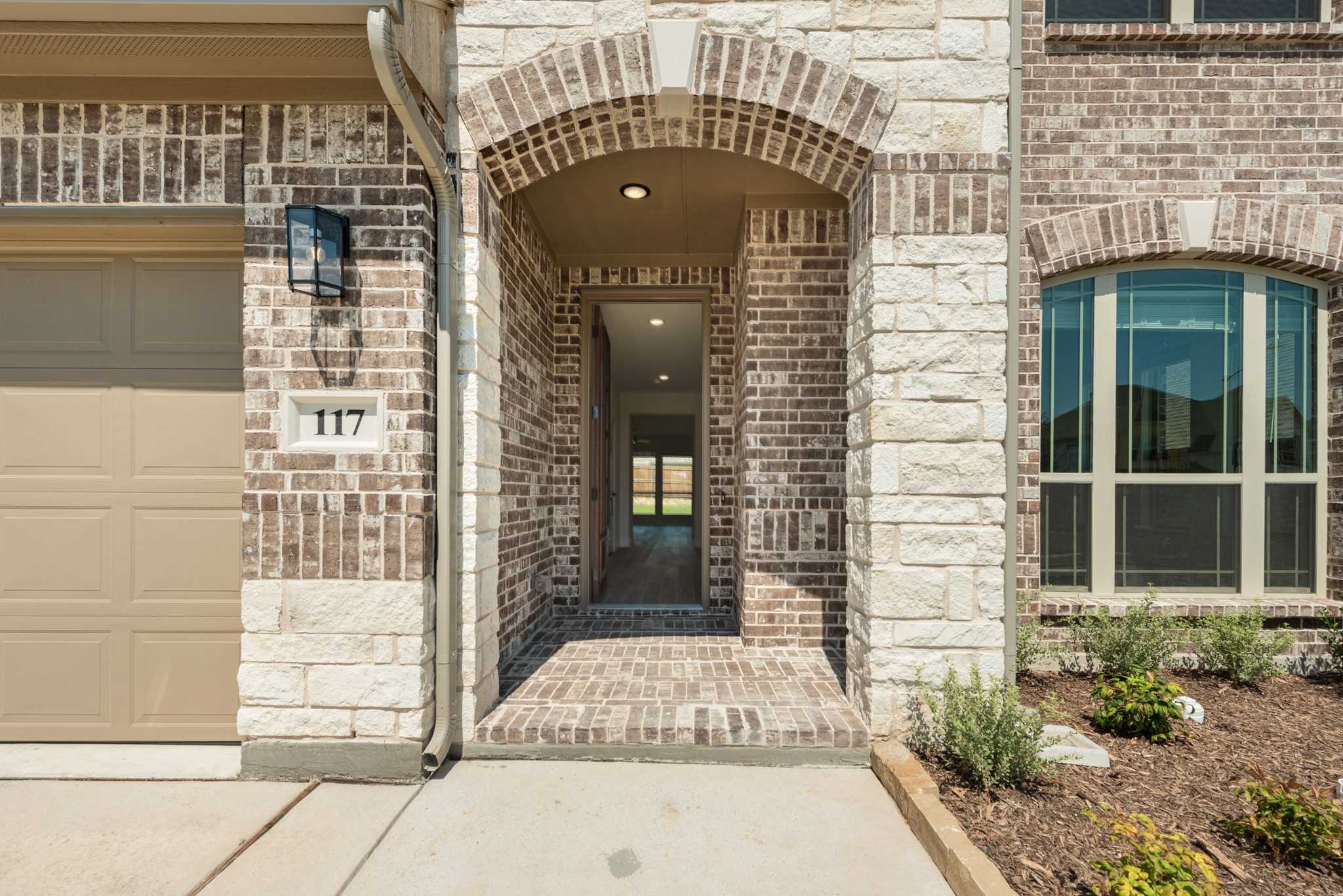 photo 3: 117 Verbena Ridge Drive, Fort Worth TX 76131