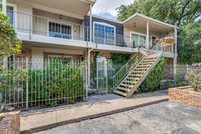 photo 2: 5303 Fleetwood Oaks Avenue Unit 177, Dallas TX 75235