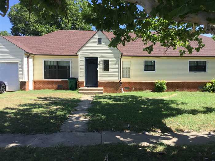 photo 1: 608 W Payne, Olney TX 76374