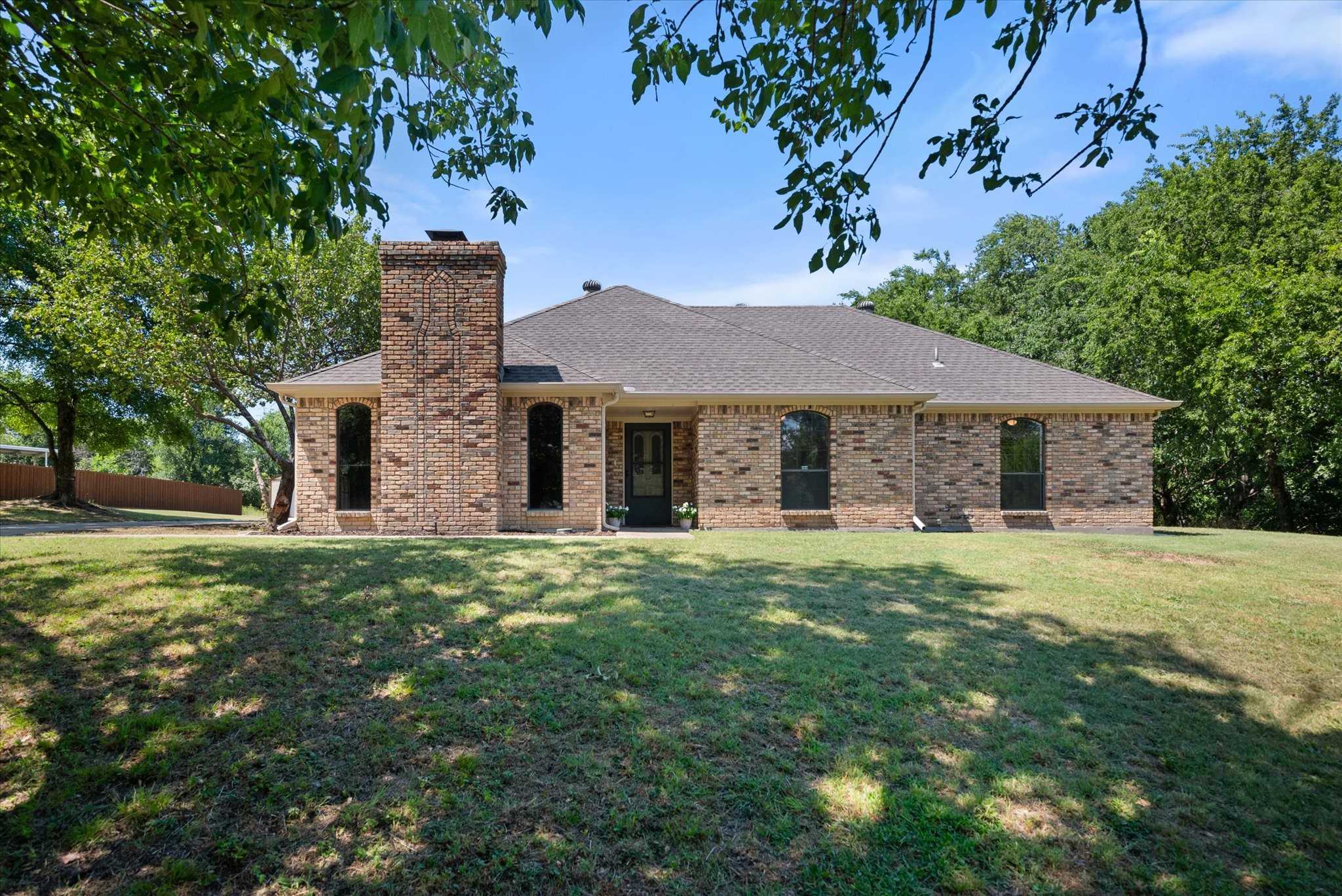 photo 1: 331 Oak Creek Drive, New Hope TX 75071