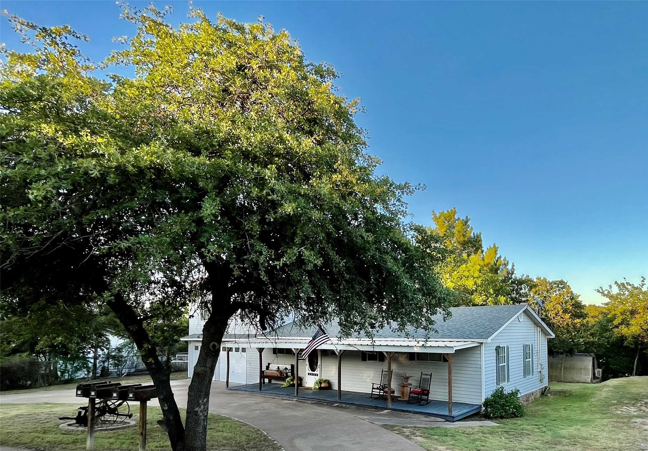 photo 3: 434 Kennon Circle, Palo Pinto TX 76484