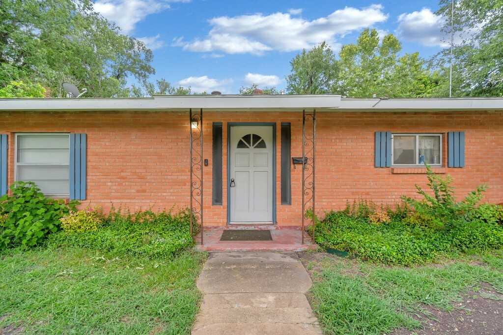 photo 2: 1510 Pecan Street, Clifton TX 76634