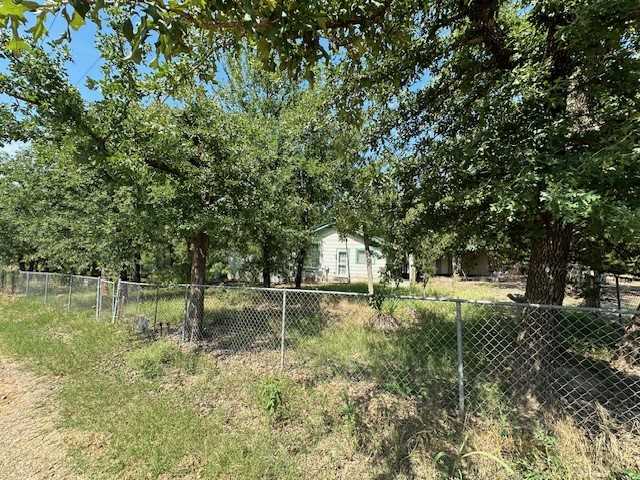 photo 3: 60 Sioux Drive, Valley View TX 76272