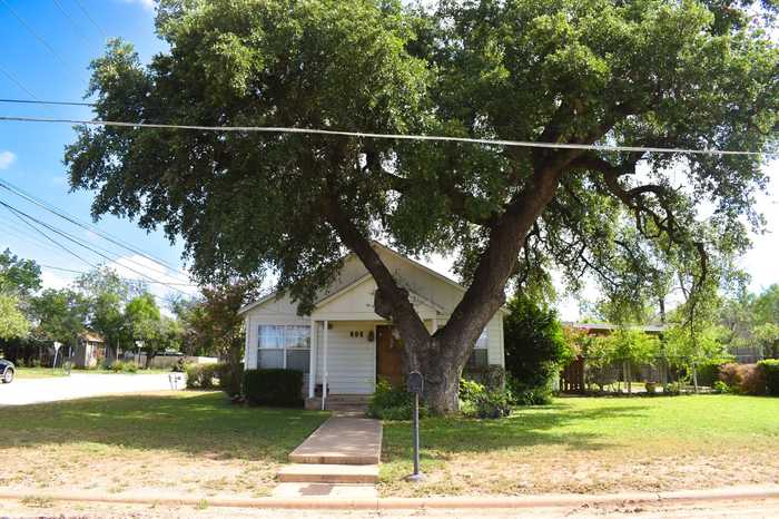 photo 2: 606 W Walker, Brady TX 76825