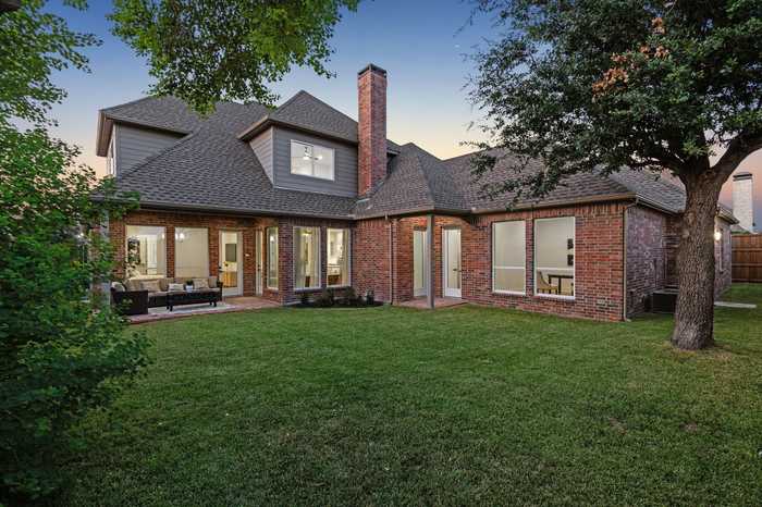 photo 2: 24 Wimberley Court, Dallas TX 75229