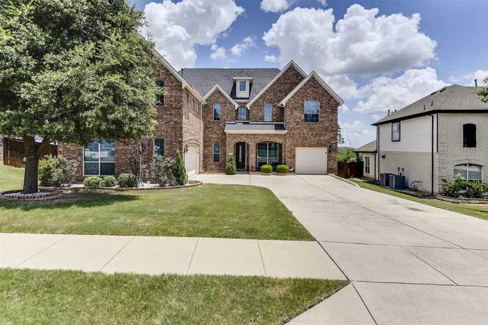 photo 2: 5848 Lamb Creek Drive, Fort Worth TX 76179