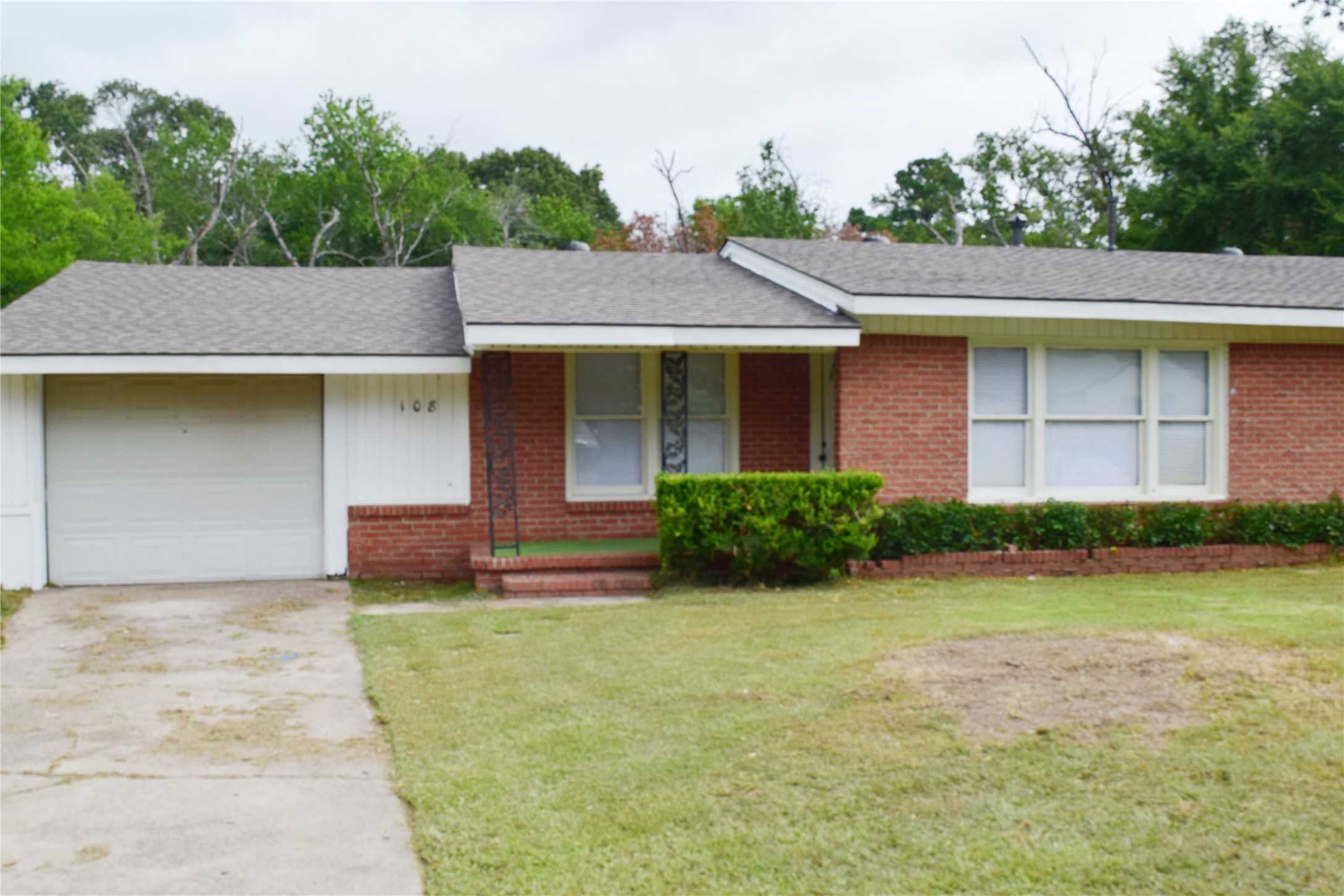 photo 1: 108 W Clinton Avenue, Athens TX 75751