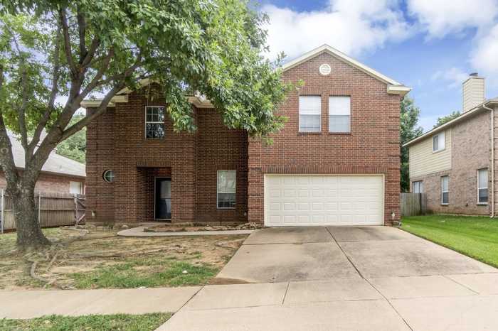 photo 1: 2300 Green Creek Drive, Arlington TX 76001