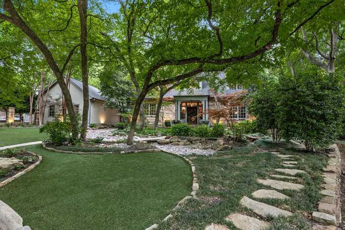 photo 1: 6174 Preston Creek Place, Dallas TX 75240