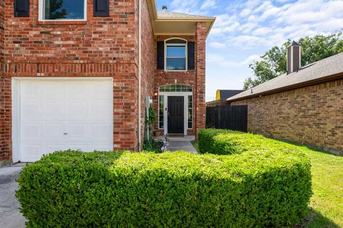 photo 2: 950 Azalia Drive, Lewisville TX 75067