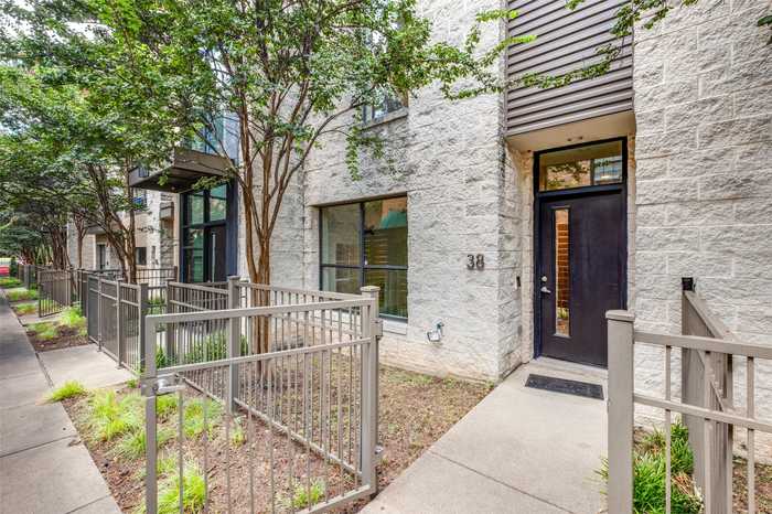 photo 2: 4111 Newton Avenue Unit 38, Dallas TX 75219