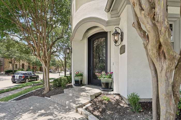 photo 2: 5741 Carrier Lane, Plano TX 75024