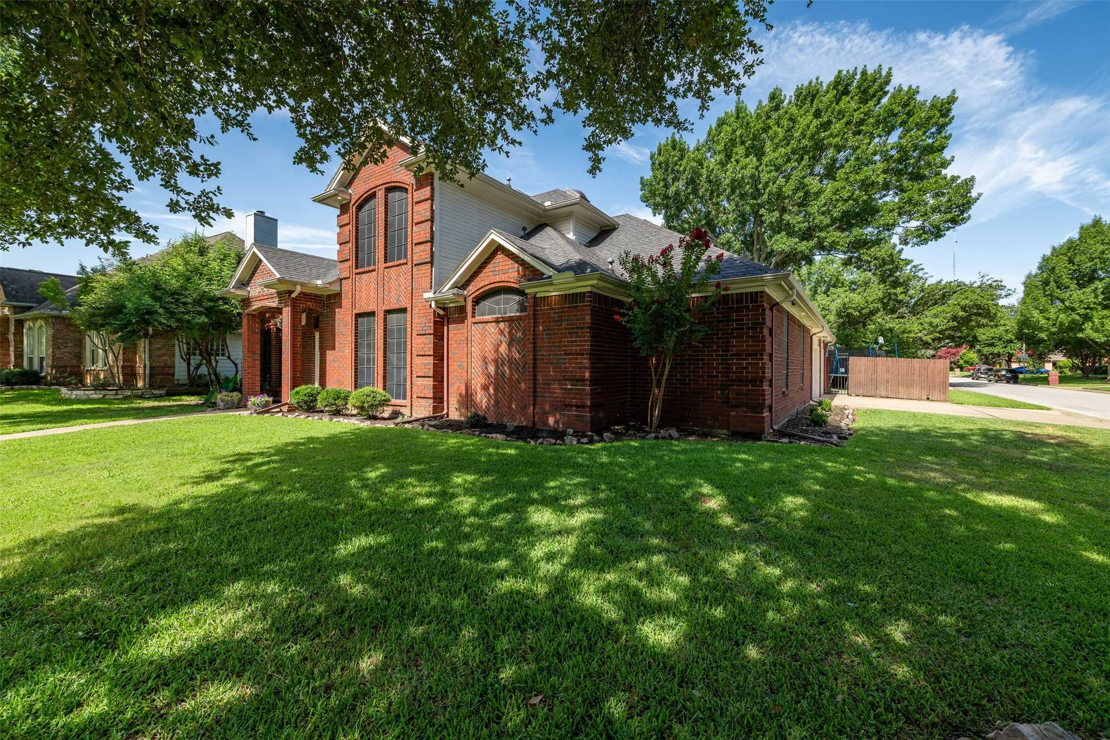 photo 3: 7116 Forest Mist Drive, Arlington TX 76001