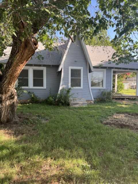 photo 2: 108 W Pecan Street, Nocona TX 76255