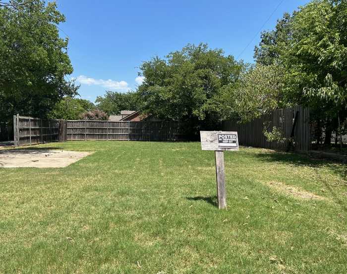 photo 1: 104 Donald Street, Lake Dallas TX 75065