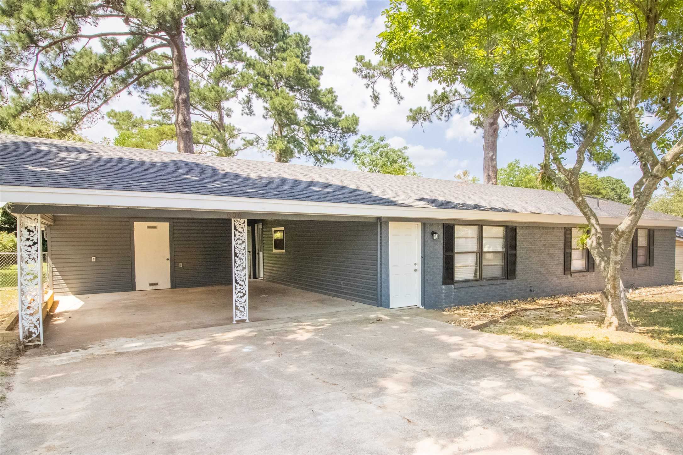 photo 1: 606 Colonial Drive, Athens TX 75751