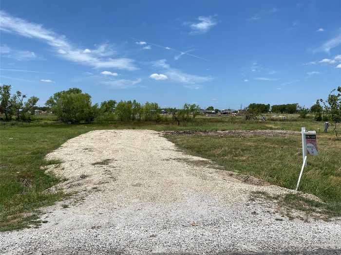 photo 1: 145 County Road 2131, Valley View TX 76272
