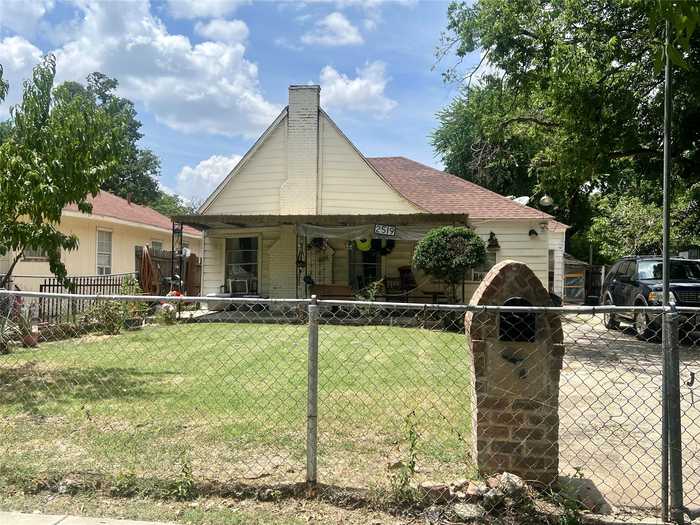 photo 1: 2519 W Lovers Lane, Dallas TX 75235