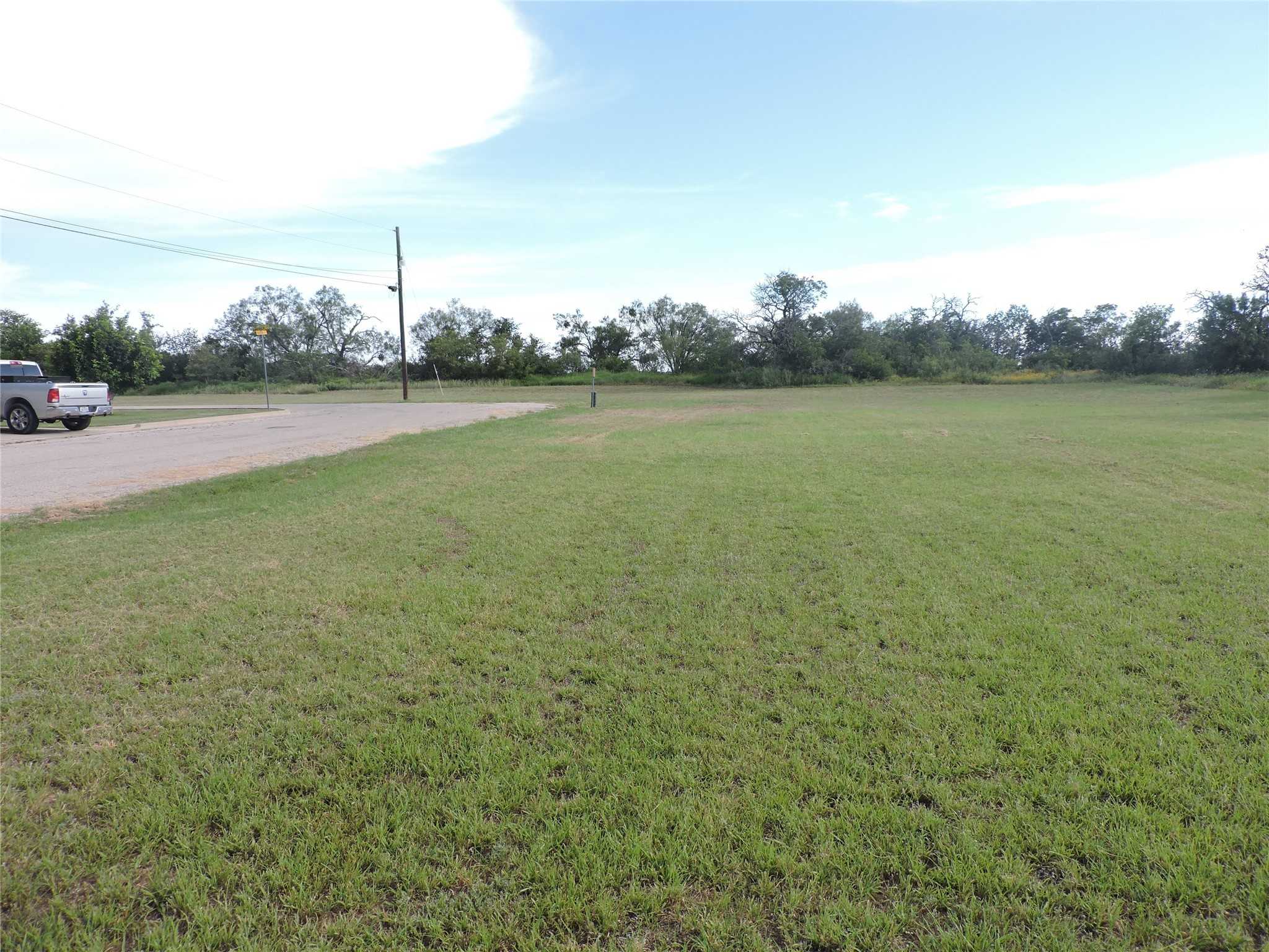 photo 3: 2000 america Street, Goldthwaite TX 76844