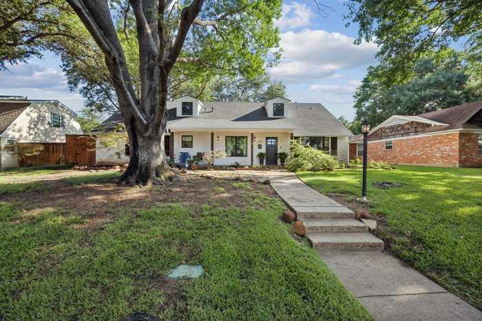 photo 1: 3317 Camelot Drive, Dallas TX 75229