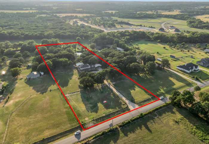 photo 2: 901 Finney Drive, Weatherford TX 76085