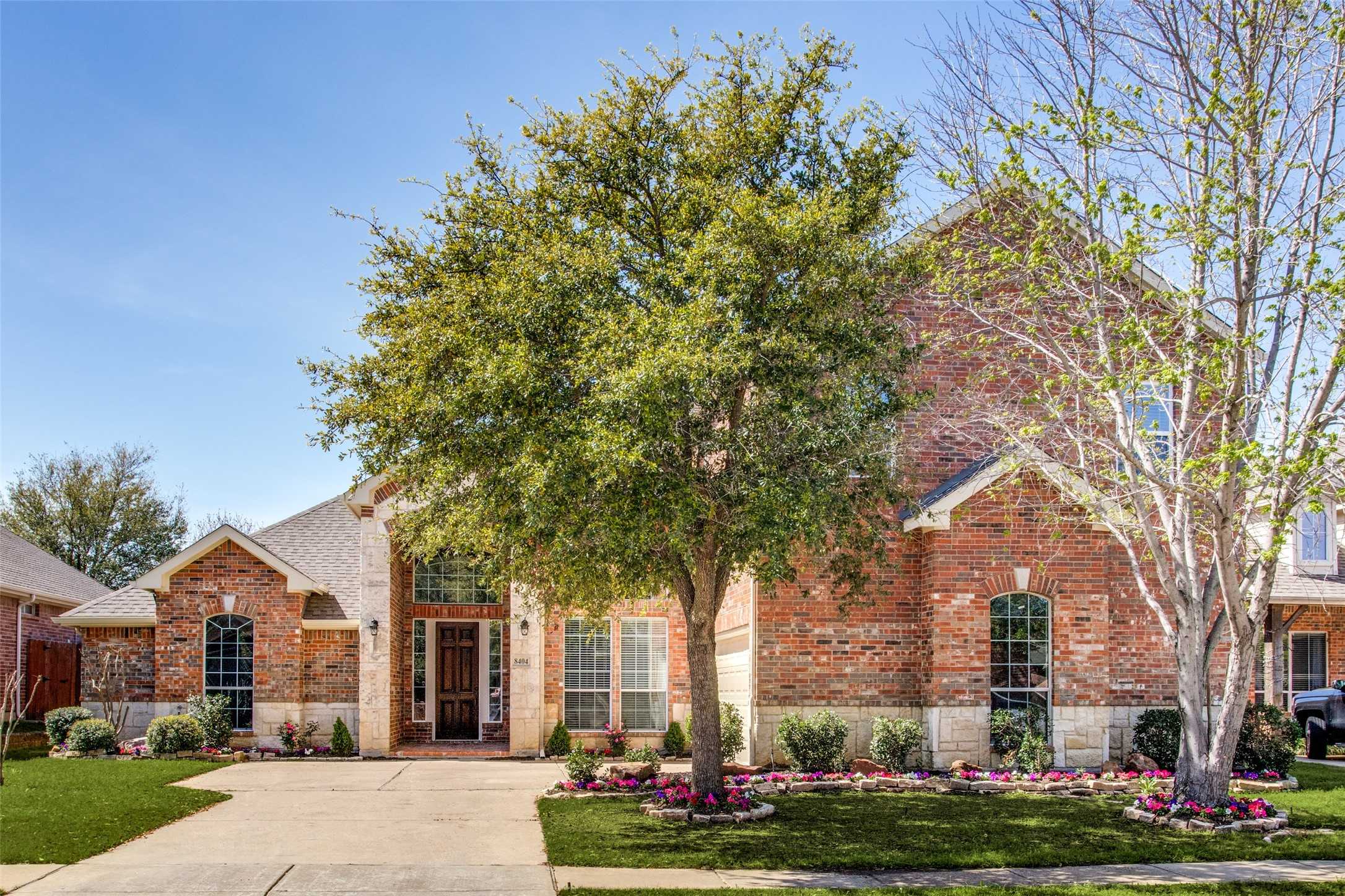 photo 1: 8404 Pecan Creek Drive, Arlington TX 76001